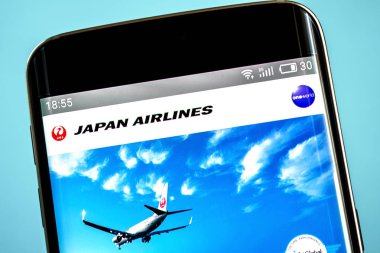 Berdyansk, Ukrayna-6 Haziran 2019: Japonya Havayolları Web sitesinin görsel editoryal. Japonya havayolları logosu telefon ekranında görünür.
