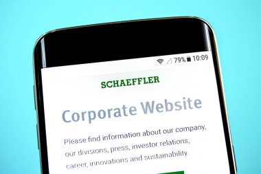 Berdyansk, Ukrayna - 1 Haziran 2019: Schaeffler web sitesi ana sayfası. Telefon ekranında görünen Schaeffler logosu.