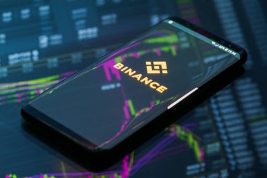 Girne, Kıbrıs - 21 Eylül 2018: smartphone üzerinde çalışan Binance hareket eden app. Binance Changpeng Zhao tarafından Ağustos 2017 yılında kurulan bir önde gelen cryptocurrency alışverişidir.