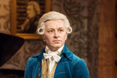 Istanbul, Türkiye - 16 Şubat 2017: Wolfgang Amadeus Mozart balmumu şekil Madame Tussauds Müzesi'nde.