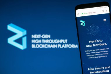 Girne, Kıbrıs - 14 Kasım 2018: smartphone ekranda Zilliqa (Zil) cryptocurrency Web sitesi.