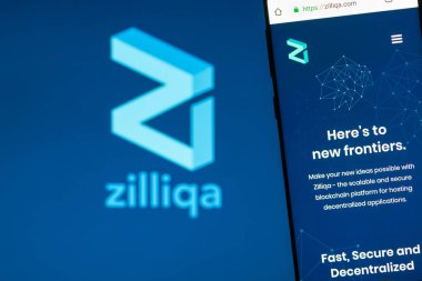 Girne, Kıbrıs - 14 Kasım 2018: smartphone ekranda Zilliqa (Zil) cryptocurrency Web sitesi.