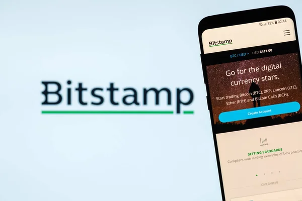 키프로스 2018 Bitstamp Bitcoin Cryptocurrency Exchange Webstie 스마트폰 화면에 — 스톡 사진