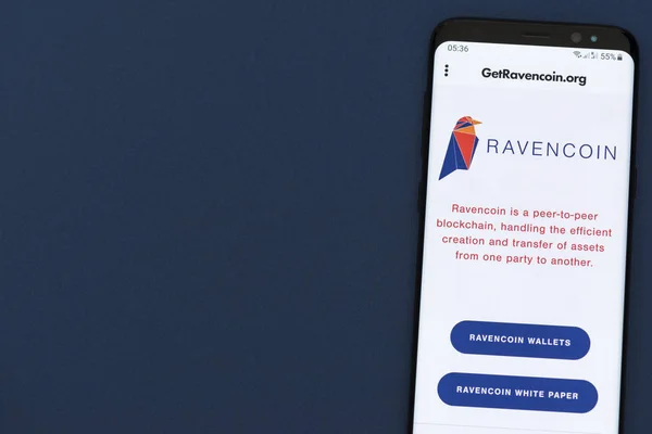 Kyrenia Cyprus Июня 2019 Года Сайт Ravencoin Criptocurrency Отображается Экране — стоковое фото