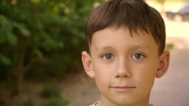 Tatlı çocuk, portre