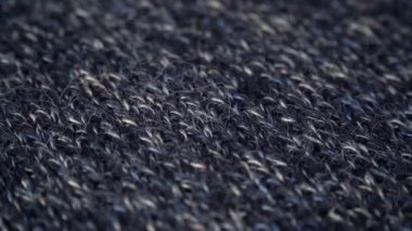 Bir desen ile sıcak örme kazak