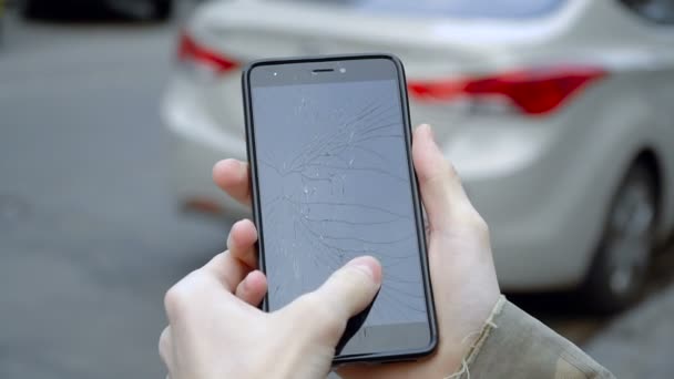 Разбитый стакан мобильного телефона — стоковое видео