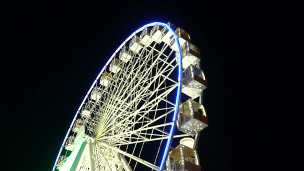 Illuminated ferris wheel .Full hd video — Stock Video