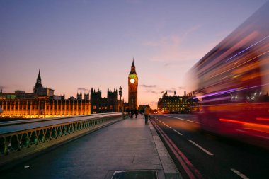Big Ben ile Westminster abbey, London, İngiltere