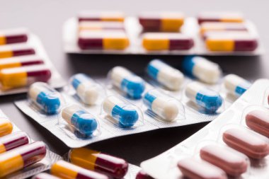 Tıp, tablet ve uyuşturucu çeşitli şekil