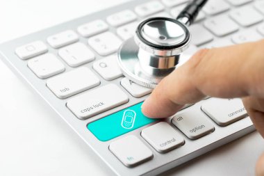Tıp doktor ve hemşire tıbbi kutsal kişilerin resmi ile çalışma