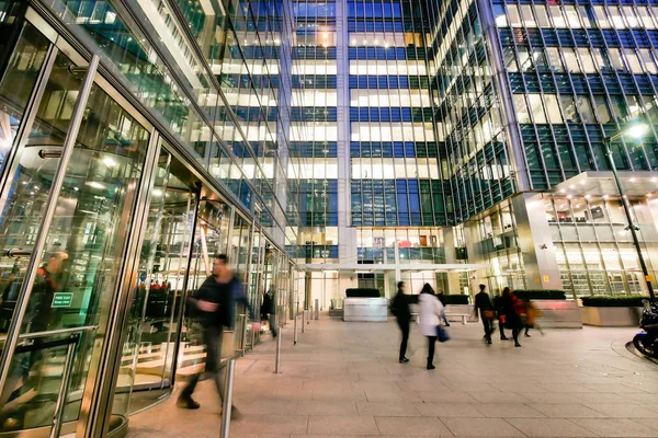 Londoner Zug Und Bürohochhaus Berufsverkehr — Stockfoto