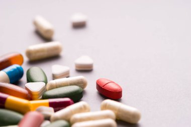 Tıp, tablet ve uyuşturucu çeşitli şekil
