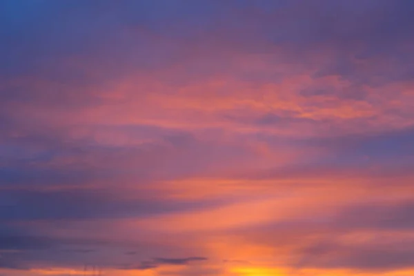 夏の夕焼け空を背景 — ストック写真