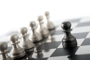 Satranç iş kavramı, lider takım çalışması ve başarı