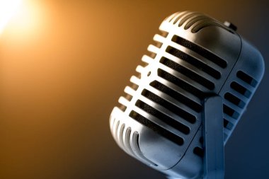 Parti ya da konser retro tarzı mikrofon