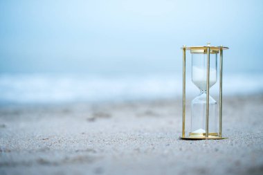 Kum saati sahilde, iş zaman yönetimi kavramı