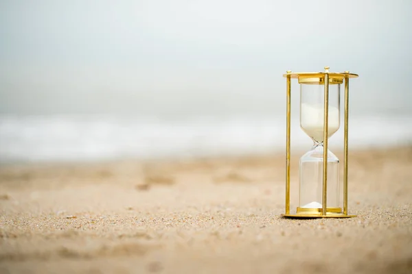 Песчаные Часы Пляже Концепция Управления Бизнес Временем Стоковая Картинка