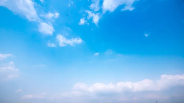 Ясное Закатное Небо Облаками Летом — стоковое фото