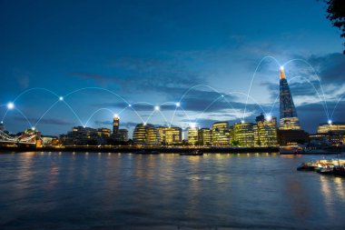 Ağ ve gelecek kavramı için Londra ofis binası 