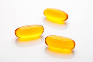 Sağlıklı konsept için vitamin kapsülü balık yağı