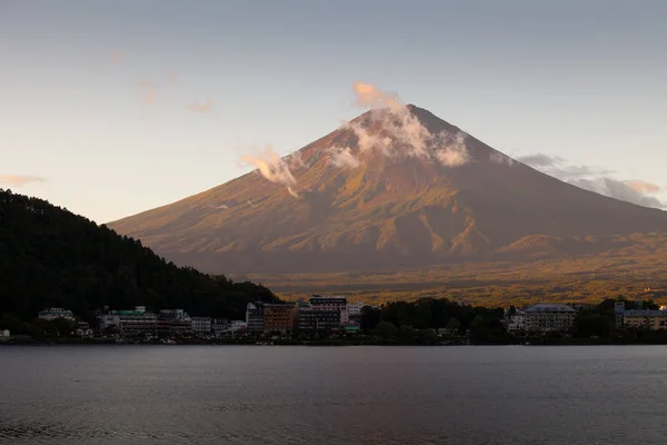 Fuji berg i Japan på sommaren — Stockfoto