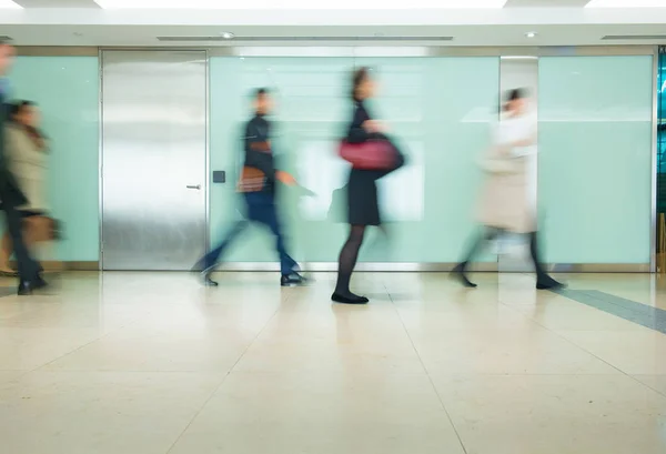 Movement of business people in the city — Stock Photo, Image