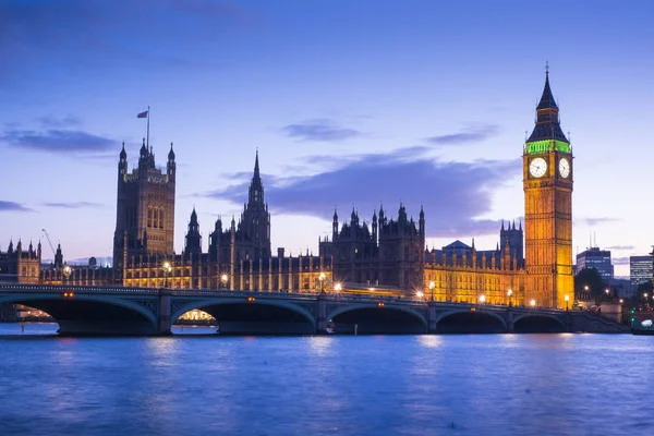 Londra 'daki Bigben ve parlamento binası İngiltere, Uk — Stok fotoğraf