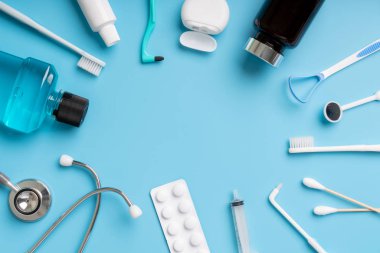 Akıllı telefonda çevrimiçi diş bakımı uygulaması