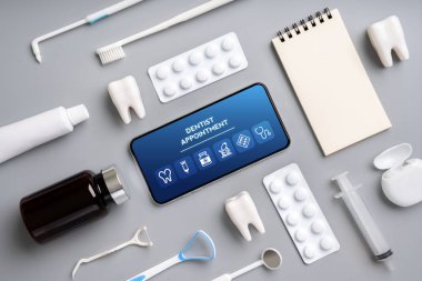 Akıllı telefondaki çevrimiçi sağlık ikonu uygulaması