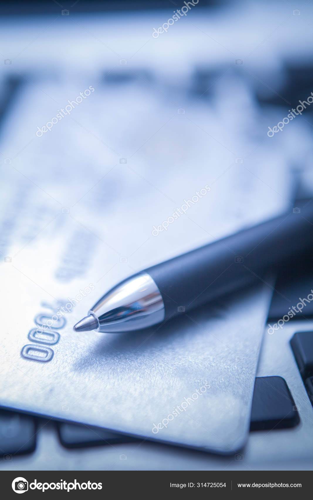 Credit card for shopping online — Stock Photo ©