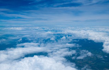 Tatil konsepti için yazın bulutsuz gökyüzü