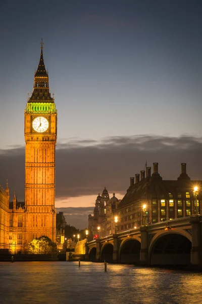 Bigben és a londoni parlament háza Anglia, Egyesült Királyság — Stock Fotó
