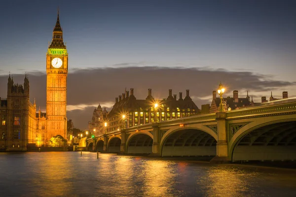 Bigben e casa do parlamento em Londres Inglaterra, Reino Unido — Fotografia de Stock