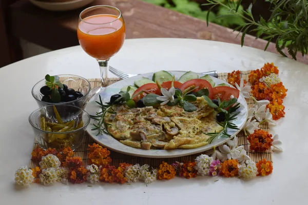 Leckeres Frühstücksomelett Mit Pilzen — Stockfoto