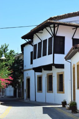 Kıbrıs'ta eski tarih taş bina