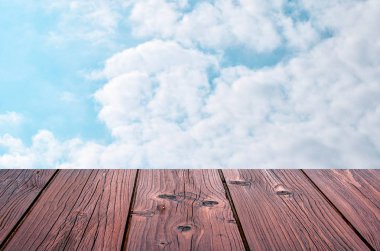 doğa arka plan ile ahşap raf mağaza