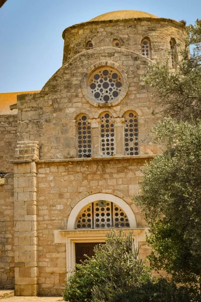 Vista Antigua Iglesia Cristiana Apedreada Durante Día — Foto de Stock