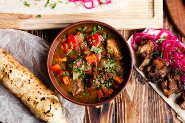 çeşitli Gürcü yemekler ve aperatifler