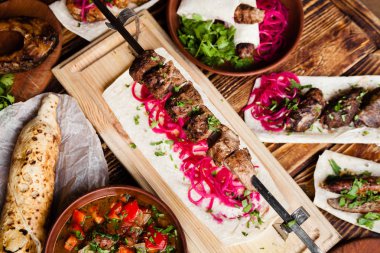 çeşitli Gürcü yemekler ve aperatifler