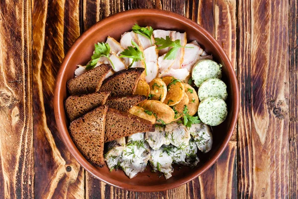 çeşitli Gürcü yemekler ve aperatifler