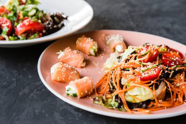 Ulusal Gürcü mutfağının lezzetli restoran yemeği