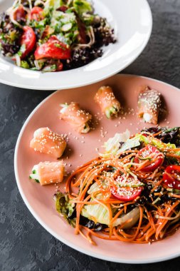 Ulusal Gürcü mutfağının lezzetli restoran yemeği