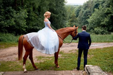 Aşk, rıza. Uzun boylu adam. Avrupa görünüm çifti