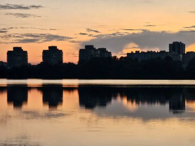 güzel gün batımının resimsel manzarası