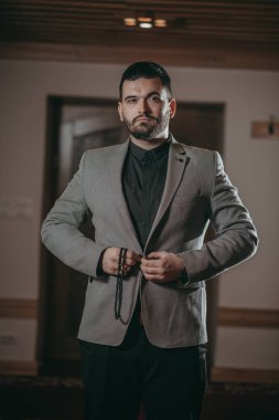 Dua ve kutsal kitap okuma Müslüman erkek