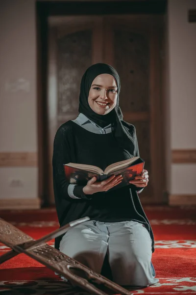 Dua ve Kur'an okuma Müslüman kadın