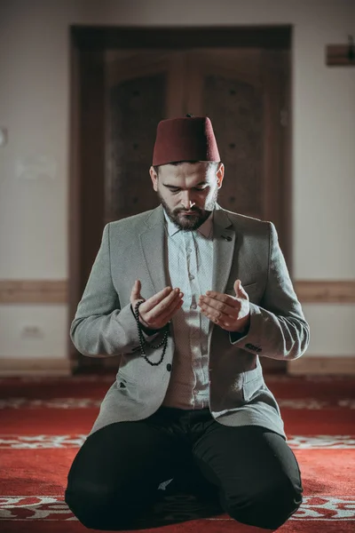 Muzulmán Ember Imádkozott Olvasás Szent Könyv — Stock Fotó