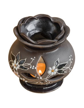 Beyaz arka plan üzerinde izole aroma lamba.