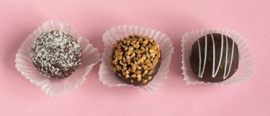 Çeşitli çikolata muffins görünümü top. 